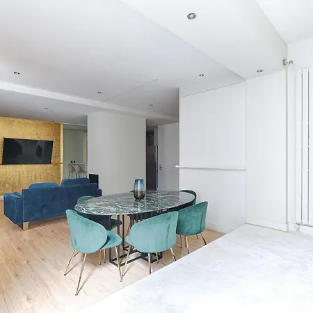 Luxury Montaigne Avenue 4p *