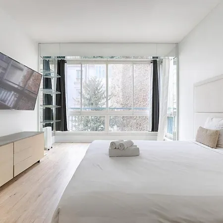 Luxury Montaigne Avenue 4p * باريس